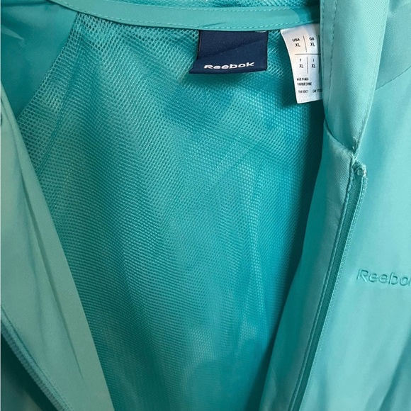 Women’s Reebok jacket - Picture 2 of 4